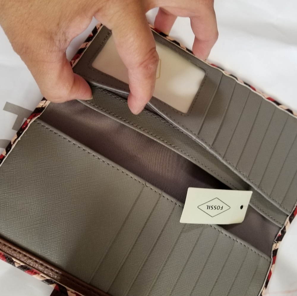 ⭐SOLD⭐Fossil Leather Wallet - Picture 8 of 9